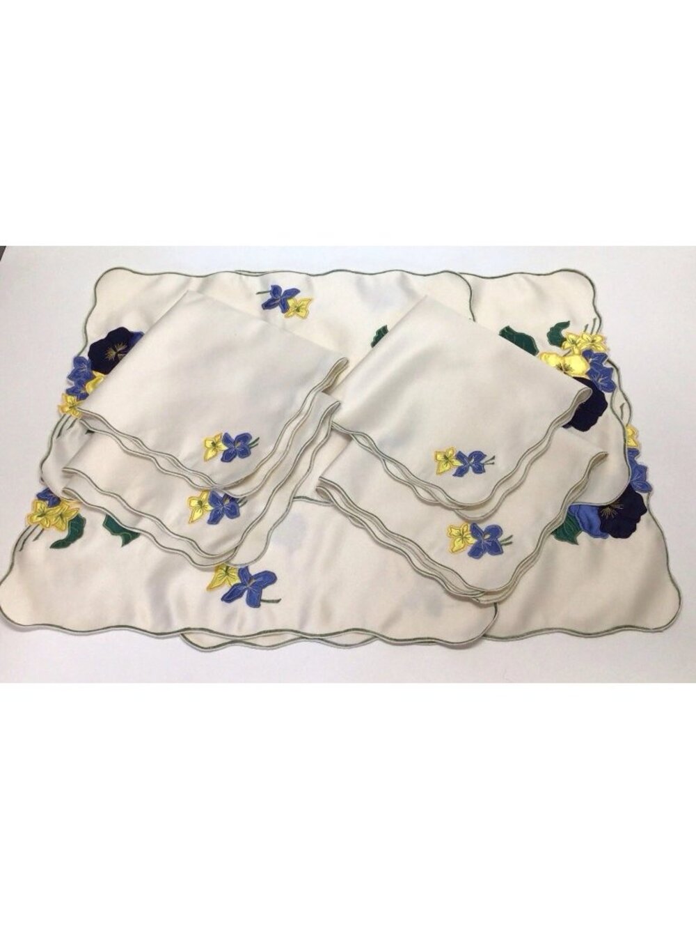 Vintage Ecru Embroidered Napkin And Placemat Set With Edging Set Of 4 Each NEW
